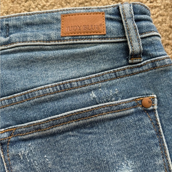 Judy Blue Distressed Denim Shorts-Size Small - Picture 7 of 7